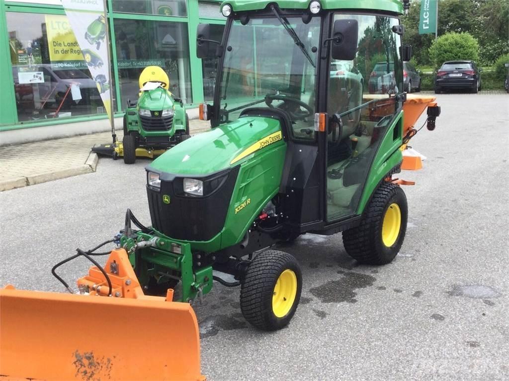 John Deere 1026R トラクター
