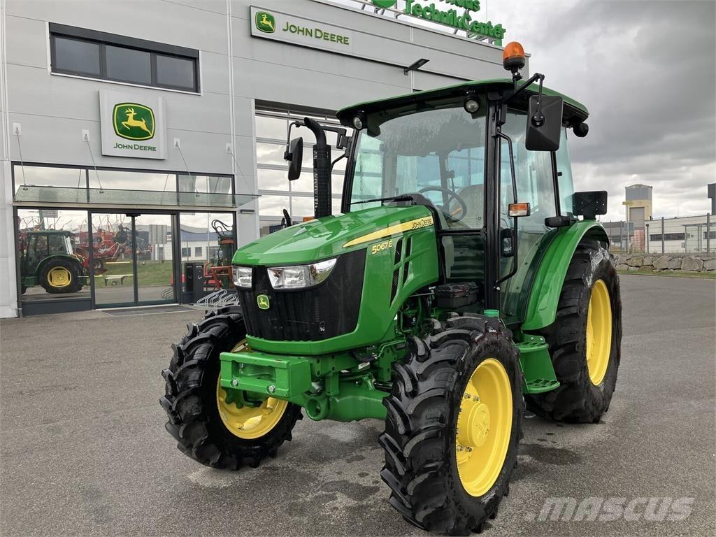 John Deere 5067E トラクター