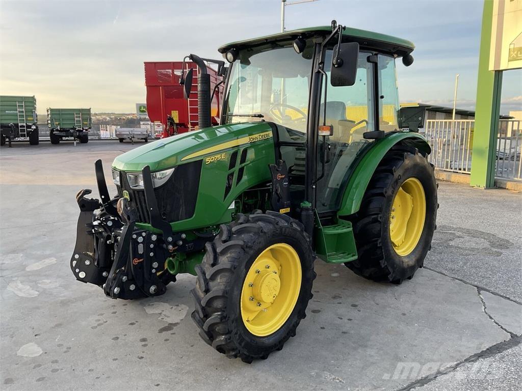 John Deere 5075E トラクター