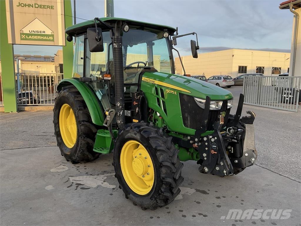 John Deere 5075E トラクター