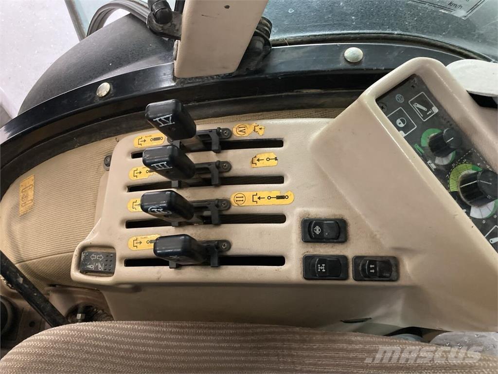 John Deere 5515F トラクター