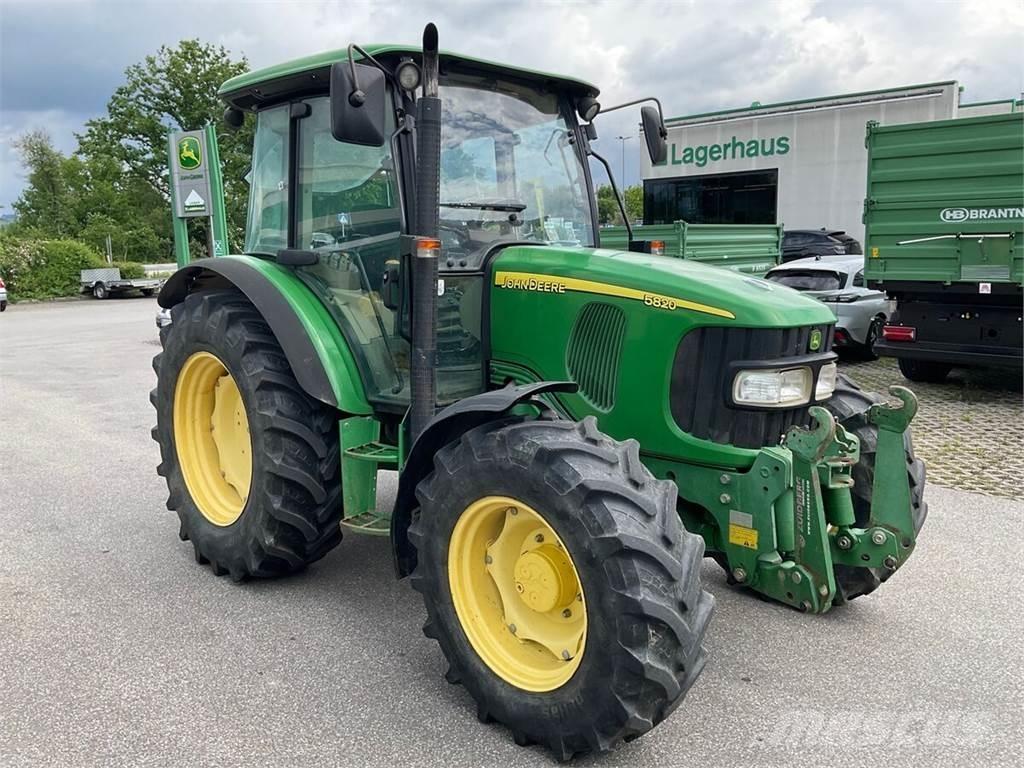 John Deere 5820 トラクター
