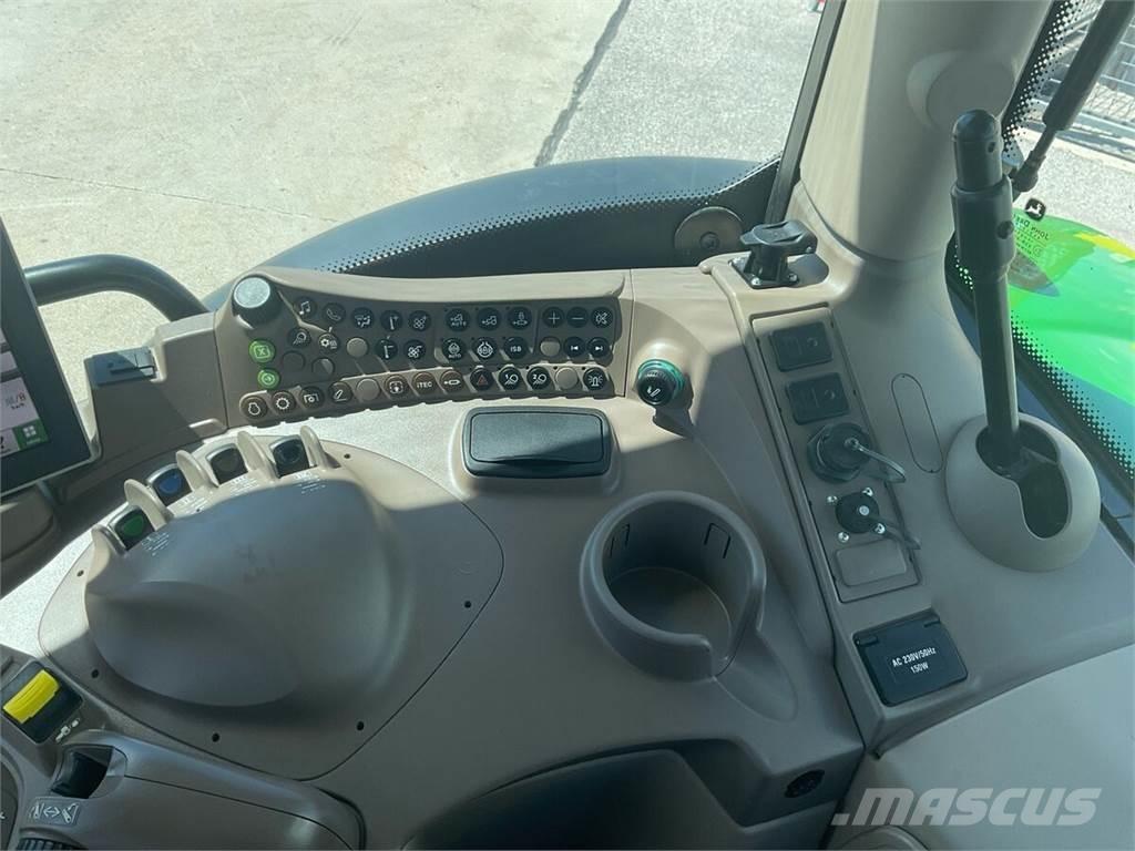 John Deere 6110R トラクター