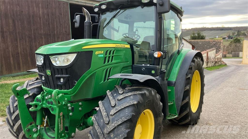 John Deere 6125R トラクター