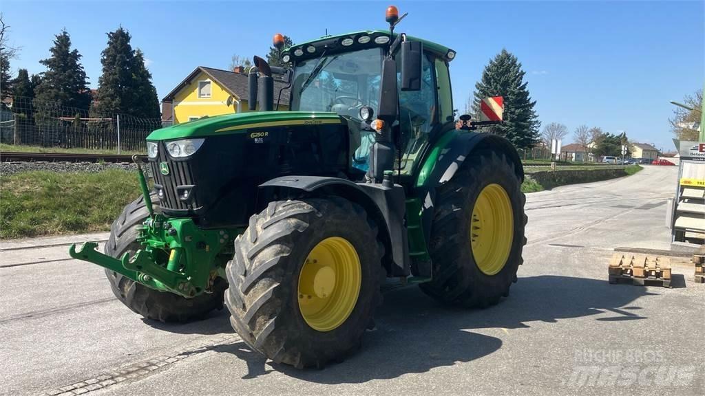 John Deere 6250R トラクター