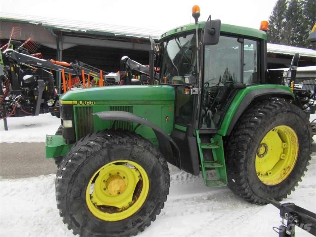 John Deere 6800 トラクター