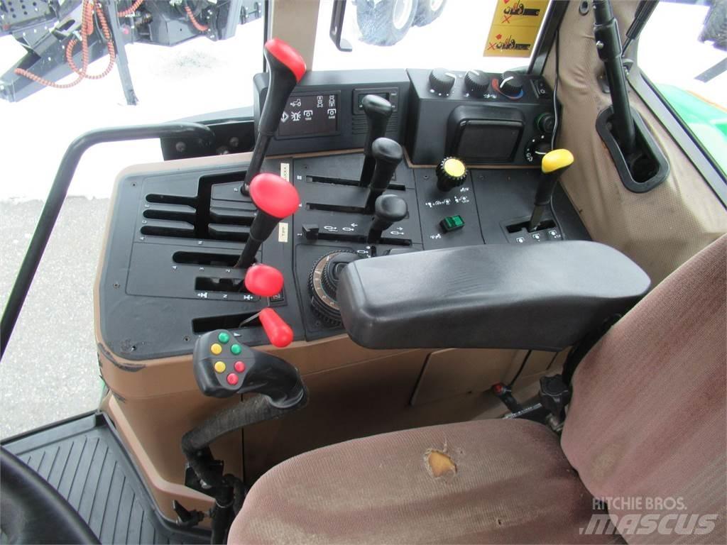 John Deere 6800 トラクター