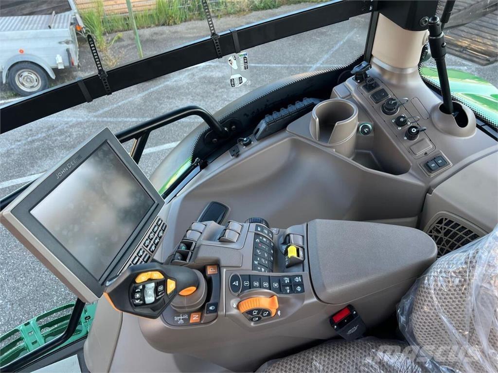 John Deere 6R 130 トラクター