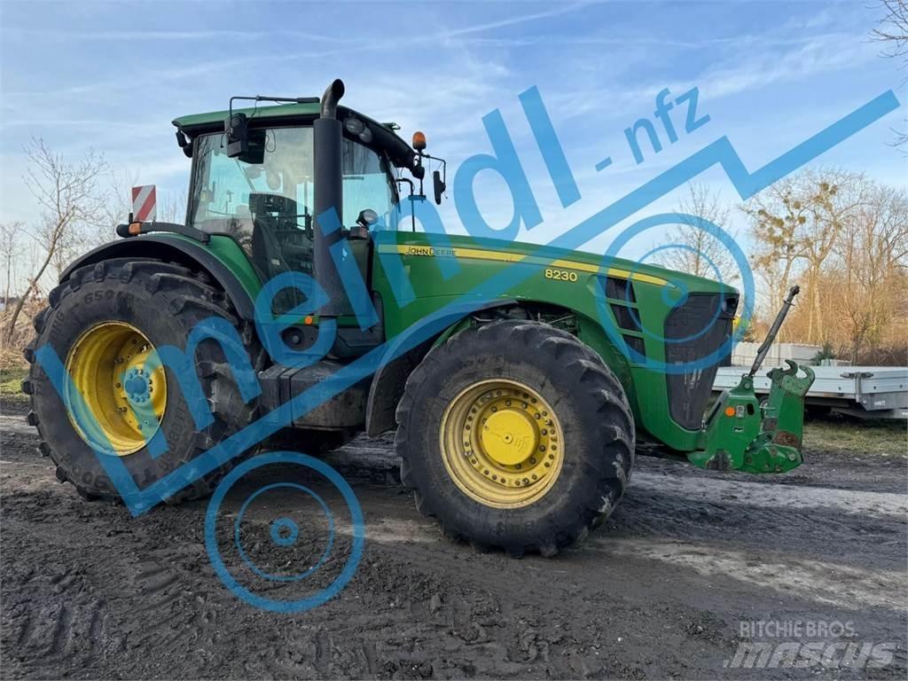 John Deere 8230 トラクター
