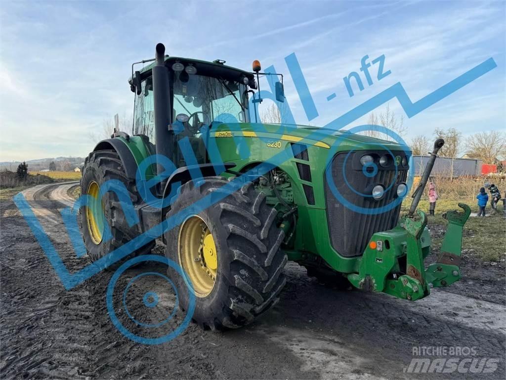 John Deere 8230 トラクター