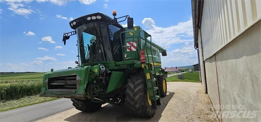 John Deere T550 コンバイン