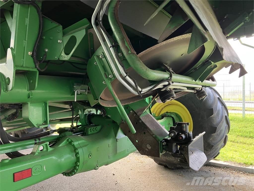John Deere T670 コンバイン