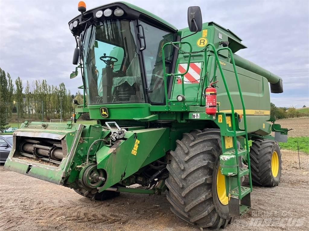John Deere W660 HM コンバイン