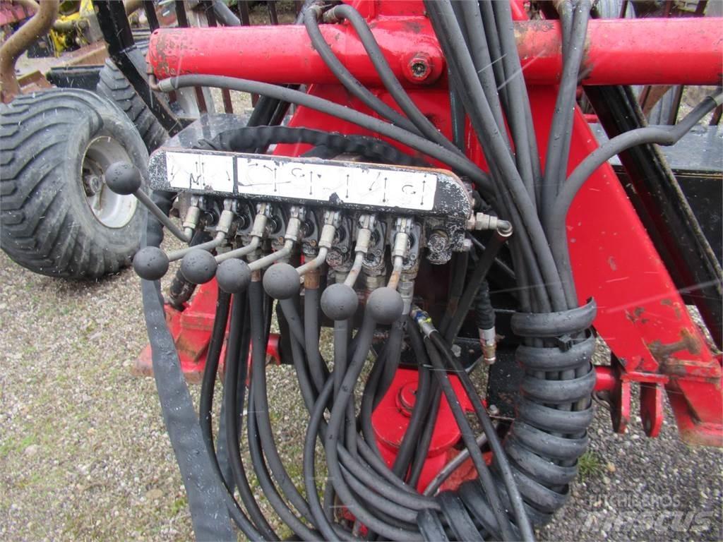 Kesla 2300 + 425 Patu 林業トレーラー