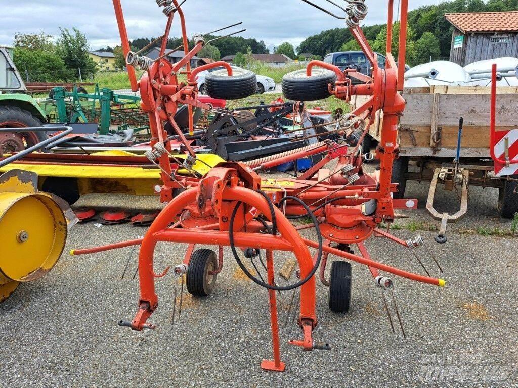 Kuhn GF 4201 HM テッダー・テッダーレーキ