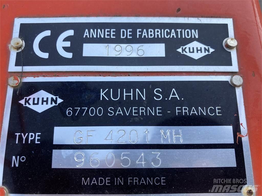 Kuhn GF 4201 HM テッダー・テッダーレーキ