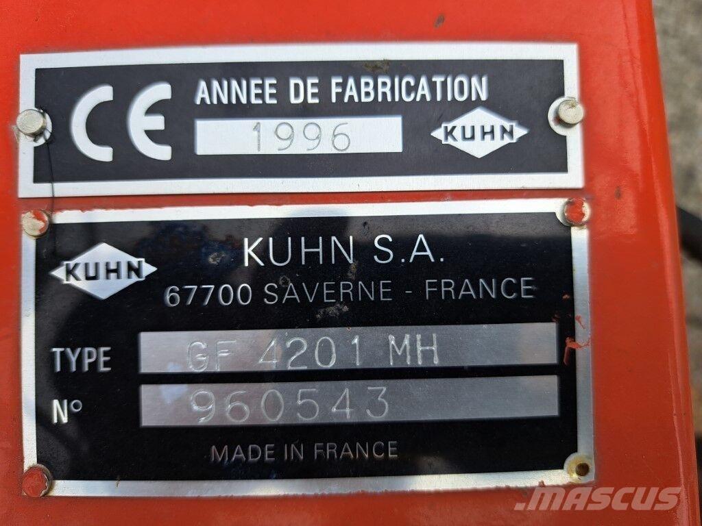 Kuhn GF 4201 HM テッダー・テッダーレーキ