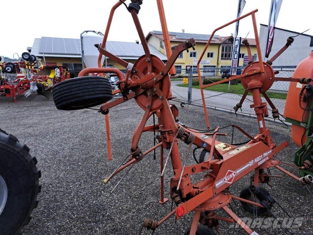 Kuhn GF 4201 MH テッダー・テッダーレーキ