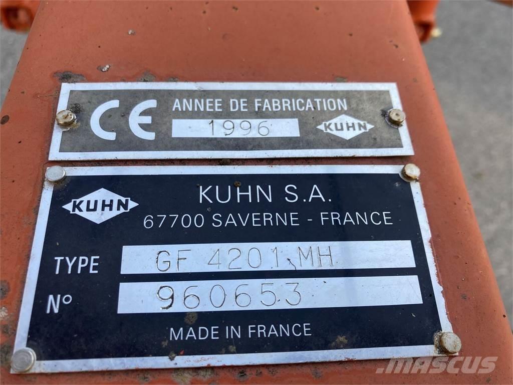 Kuhn GF 4201 MH テッダー・テッダーレーキ