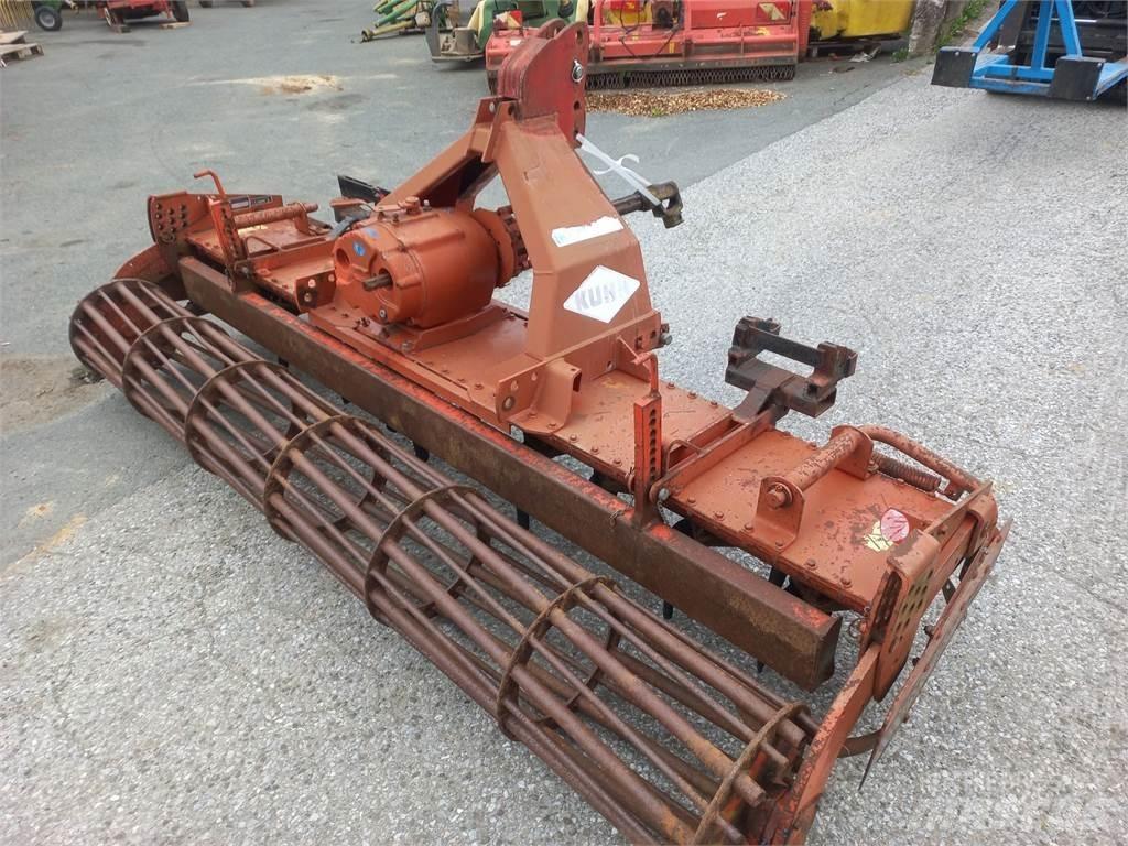 Kuhn HR 302 M ディスクハロー