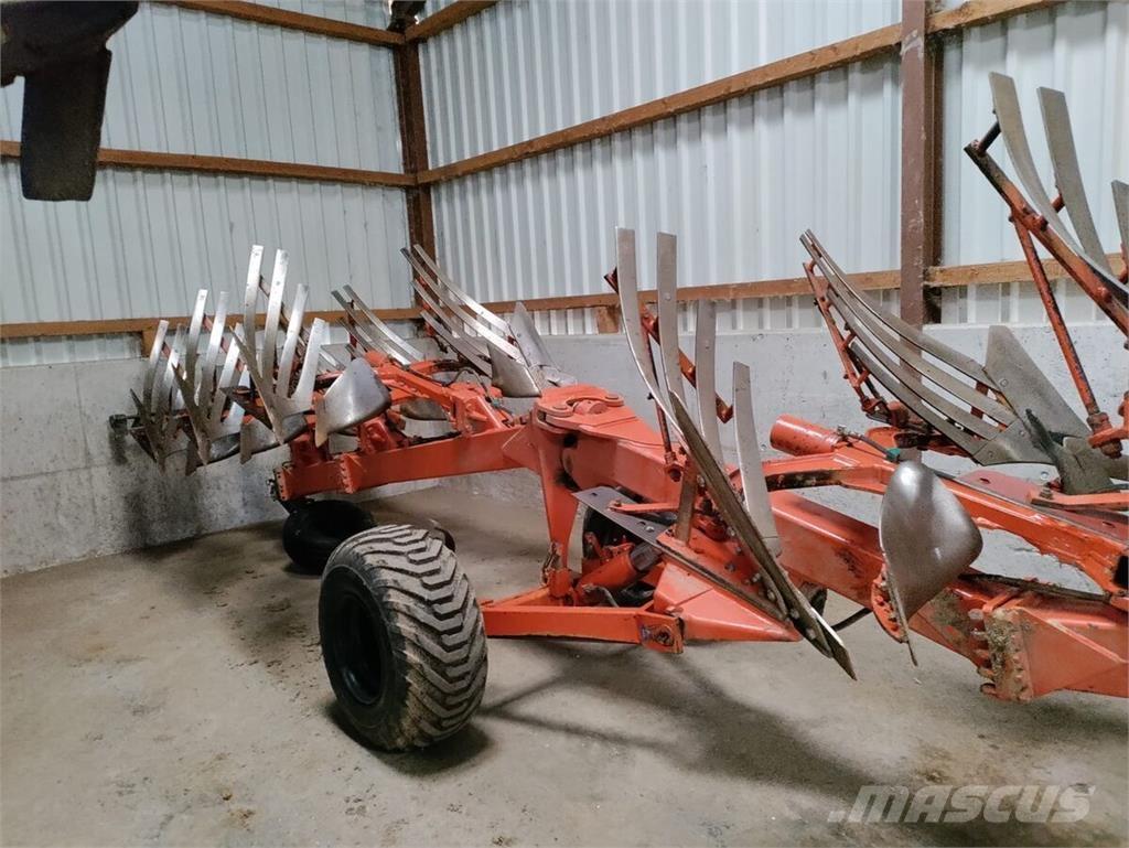 Kühne Manager 8 NSH コンベンショナルプラウ