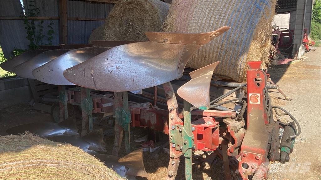 Kverneland LB 100 コンベンショナルプラウ