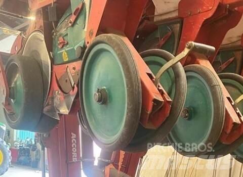 Kverneland Optima 田植え機・種まき機