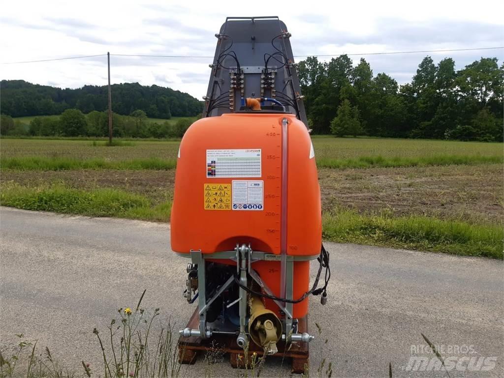 Lochmann APS 4/60QZ 牽引型スプレイヤー