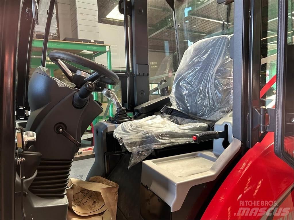 Manitou MLA5-50 フロントローダーとディガー