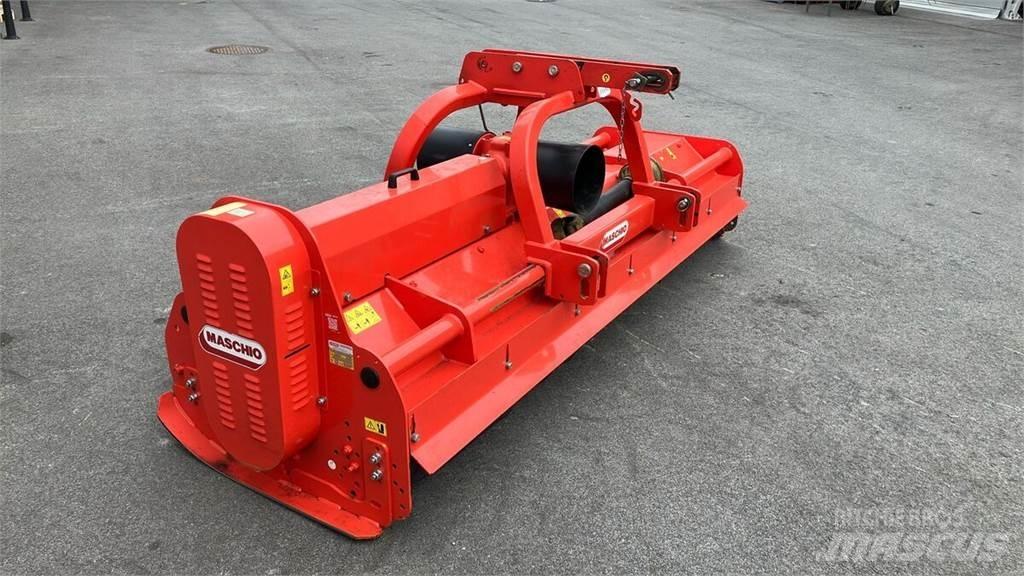 Maschio Bisonte 280 モアー