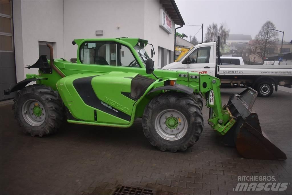 Merlo P28.8L テレスコーピックハンドラー