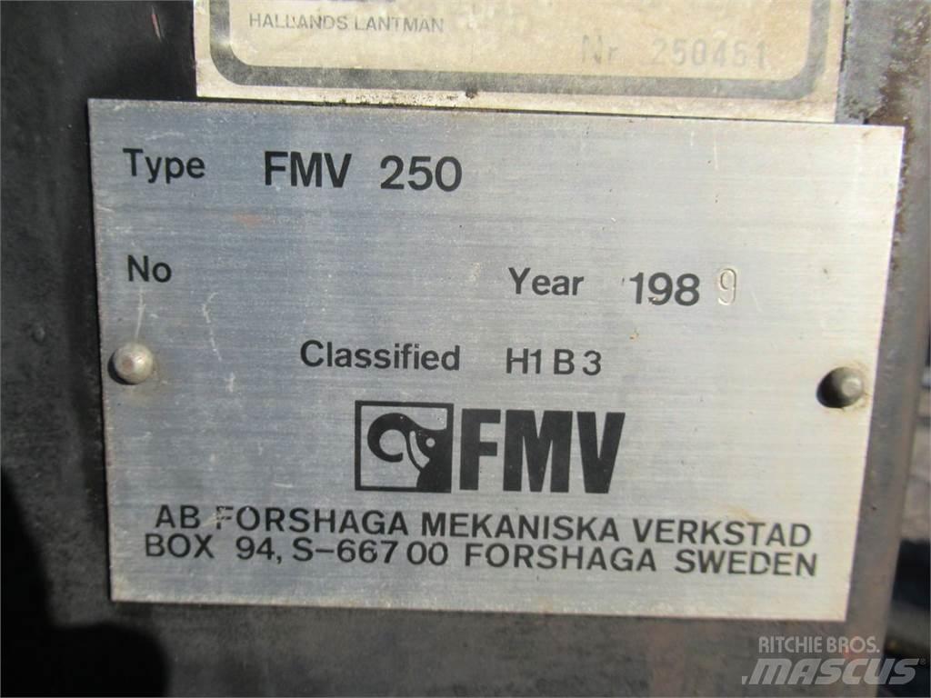 Moheda 7 + FMV 250 林業トレーラー