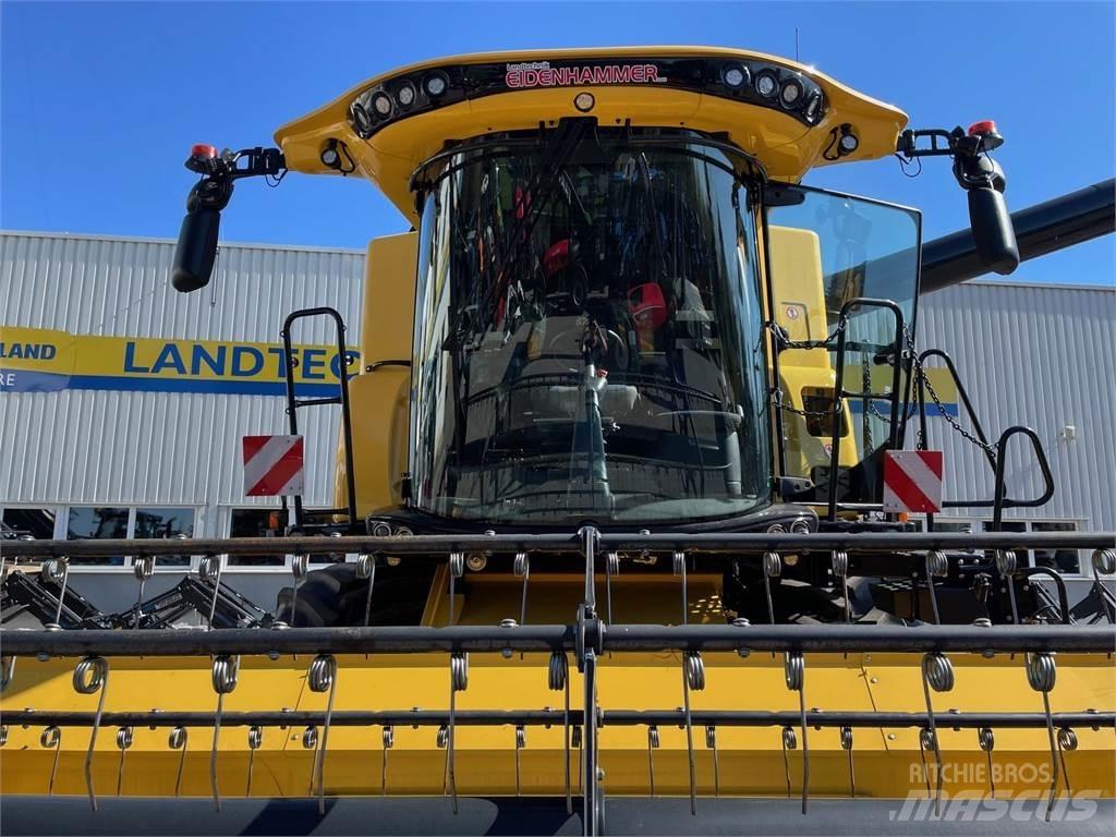 New Holland CX 7.90 コンバイン