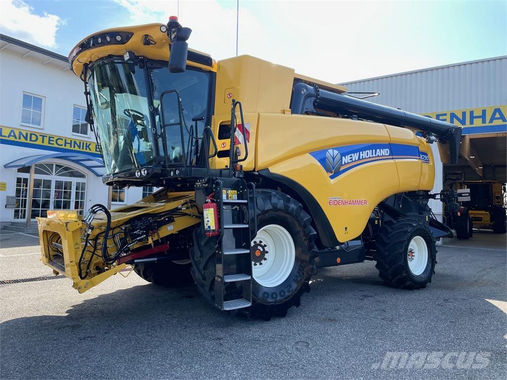 New Holland CX 7.90 コンバイン