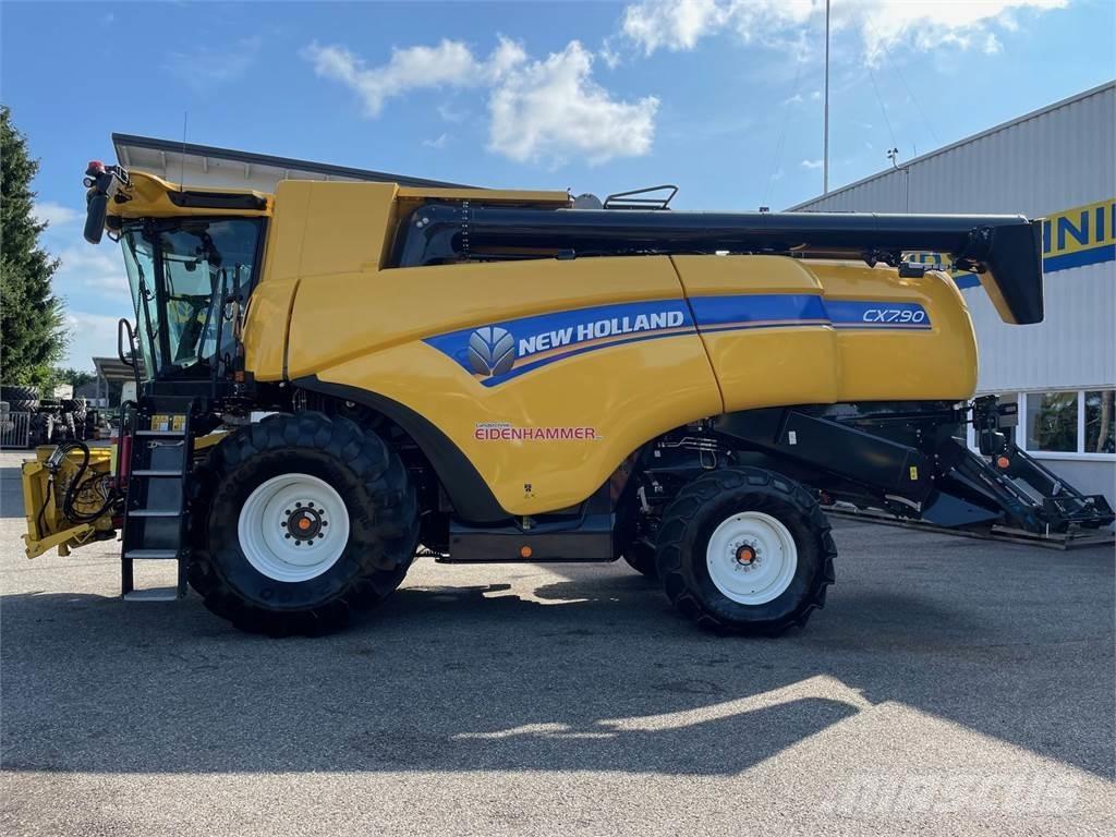 New Holland CX 7.90 コンバイン