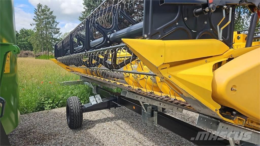 New Holland CX8040 コンバイン