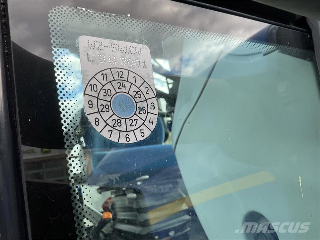 New Holland T 5030 トラクター