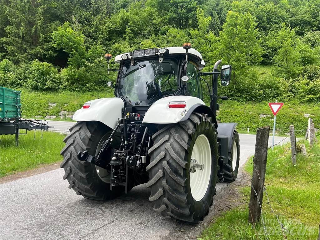 New Holland T7.235 トラクター