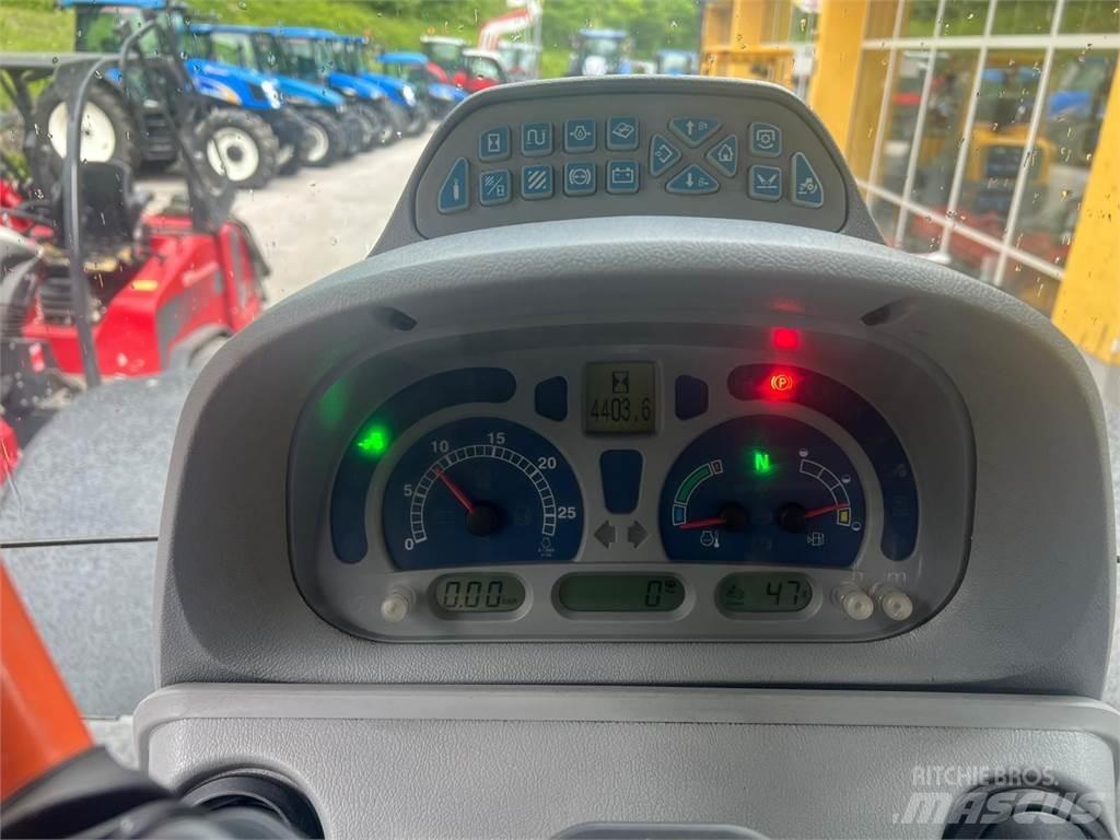 New Holland T7.235 トラクター