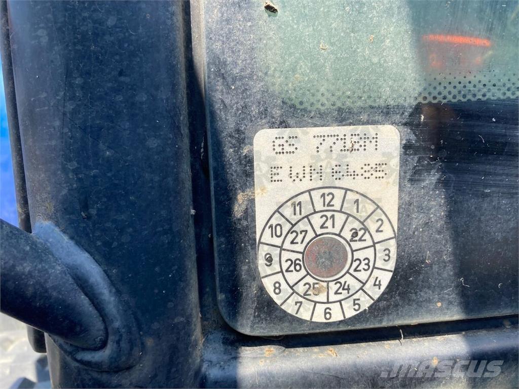 New Holland T7.315 トラクター