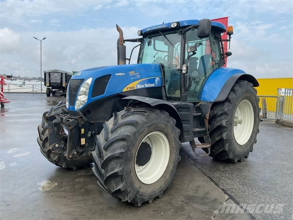 New Holland T7050 トラクター