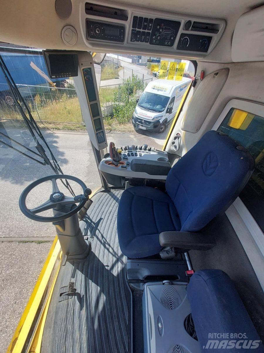 New Holland TC5070 コンバイン