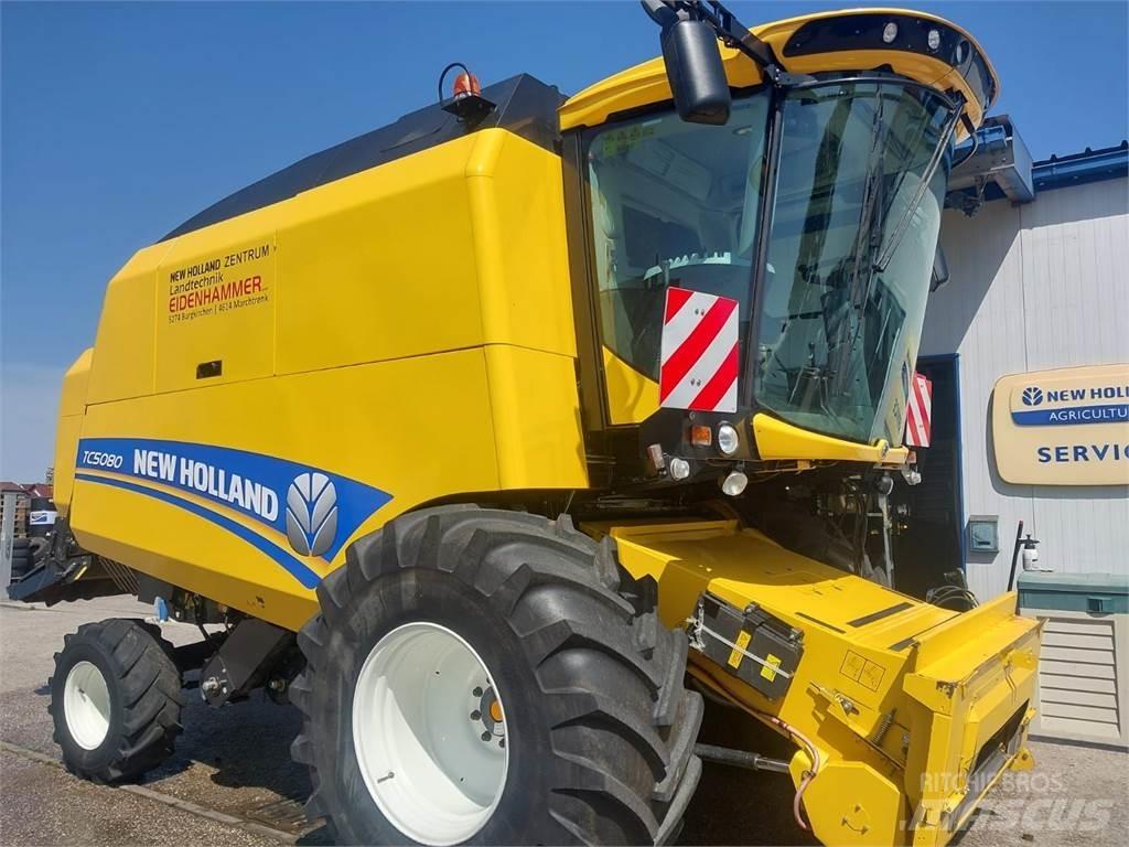New Holland TC5070 コンバイン