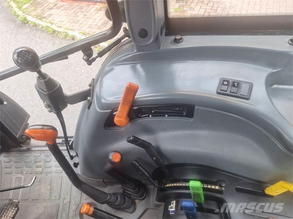 New Holland TL 70 トラクター