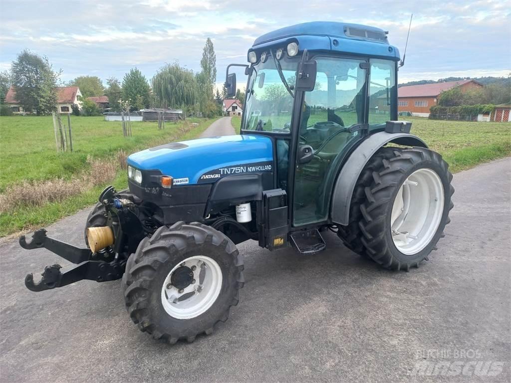 New Holland TN-N 75 トラクター