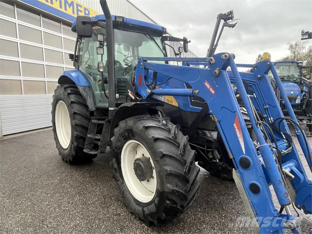 New Holland TS135A トラクター