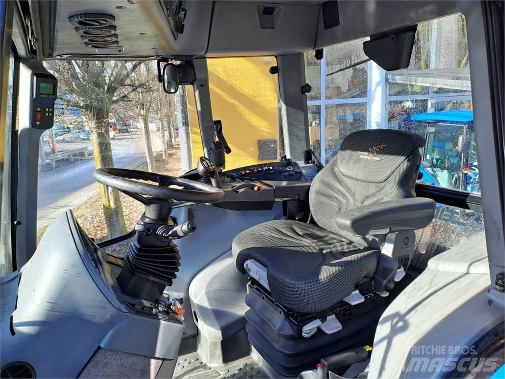 New Holland TVT 190 トラクター