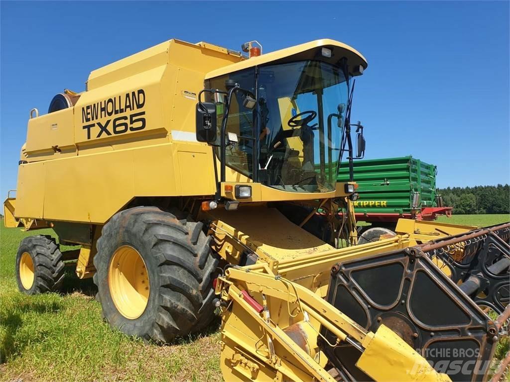 New Holland TX 65 コンバイン