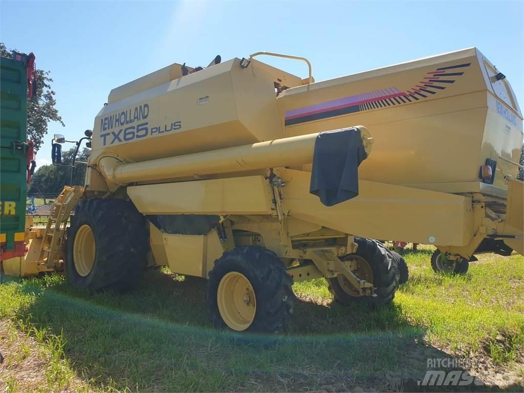 New Holland TX 65 コンバイン