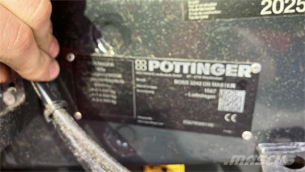 Pöttinger  セルフローディングトレーラー